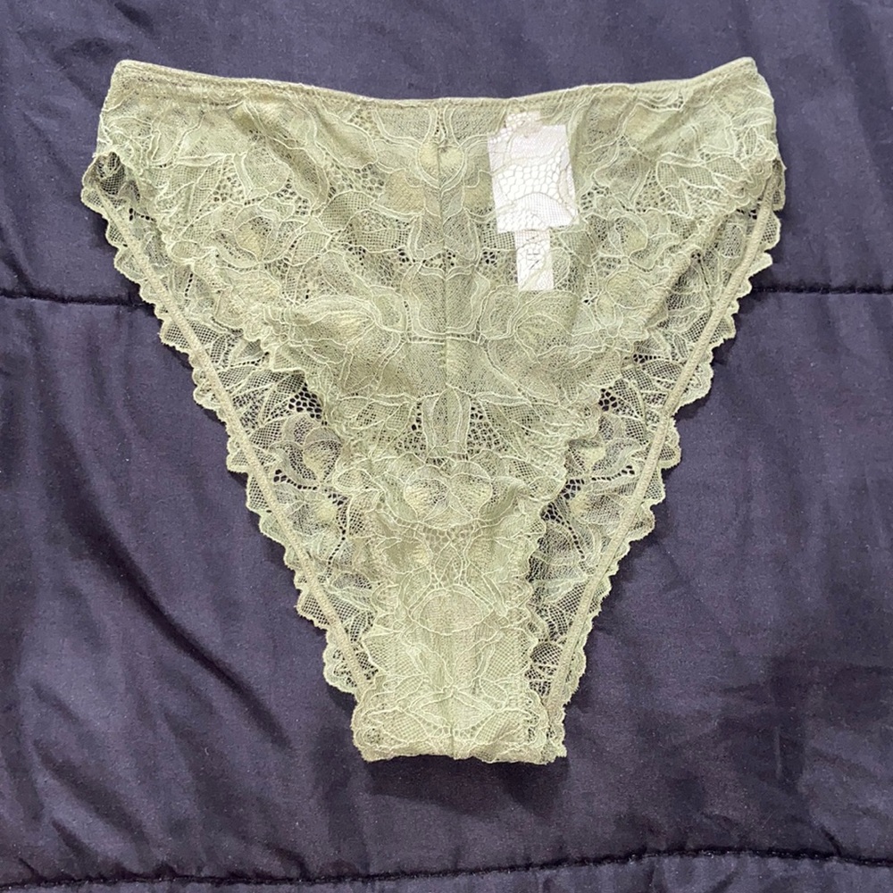 High waisted lace panty